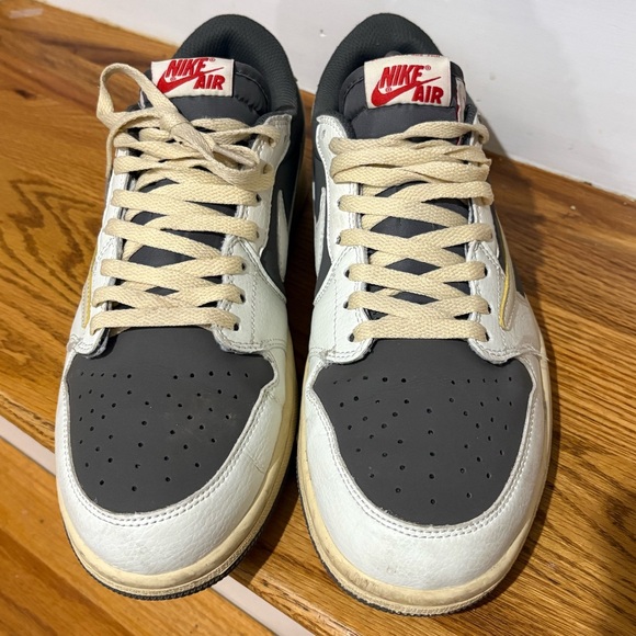 Nike Men's Black and Cream Sneakers - Picture 2 of 14